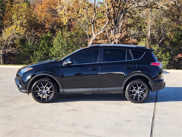 2018 Toyota RAV4 SE 8