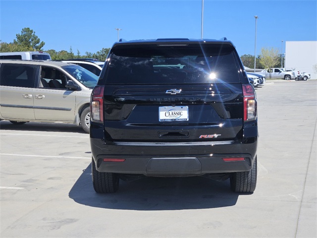 2023 Chevrolet Suburban RST 8