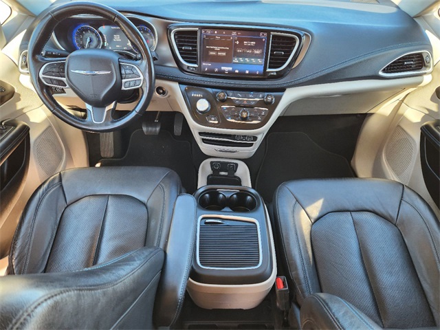 2021 Chrysler Pacifica Touring L 25