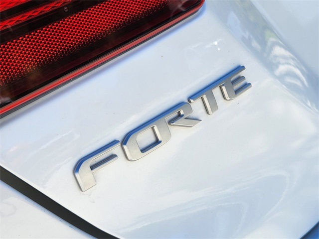 2023 Kia Forte GT-Line 11