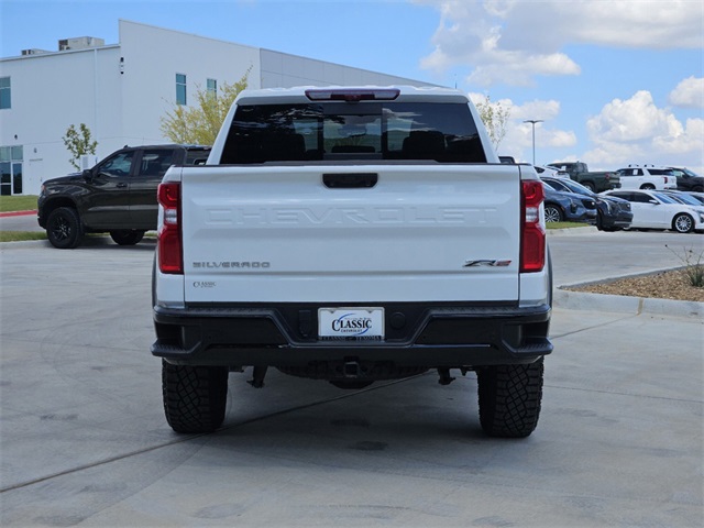 2022 Chevrolet Silverado 1500 ZR2 8