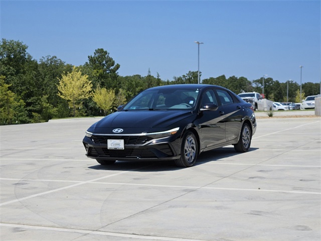 2024 Hyundai Elantra SEL 2