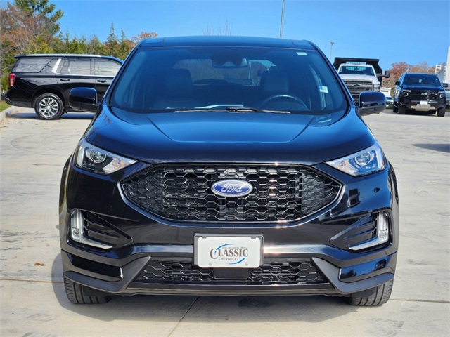 2021 Ford Edge  3