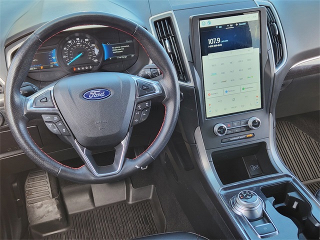 2021 Ford Edge  26