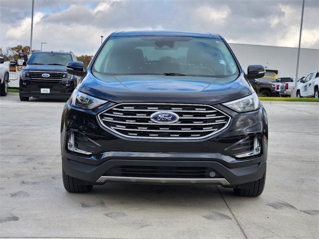 2022 Ford Edge Titanium 3