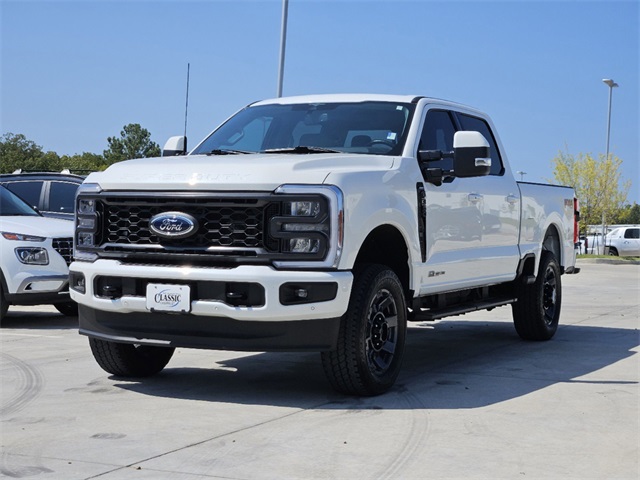 2023 Ford F-350SD Lariat 3