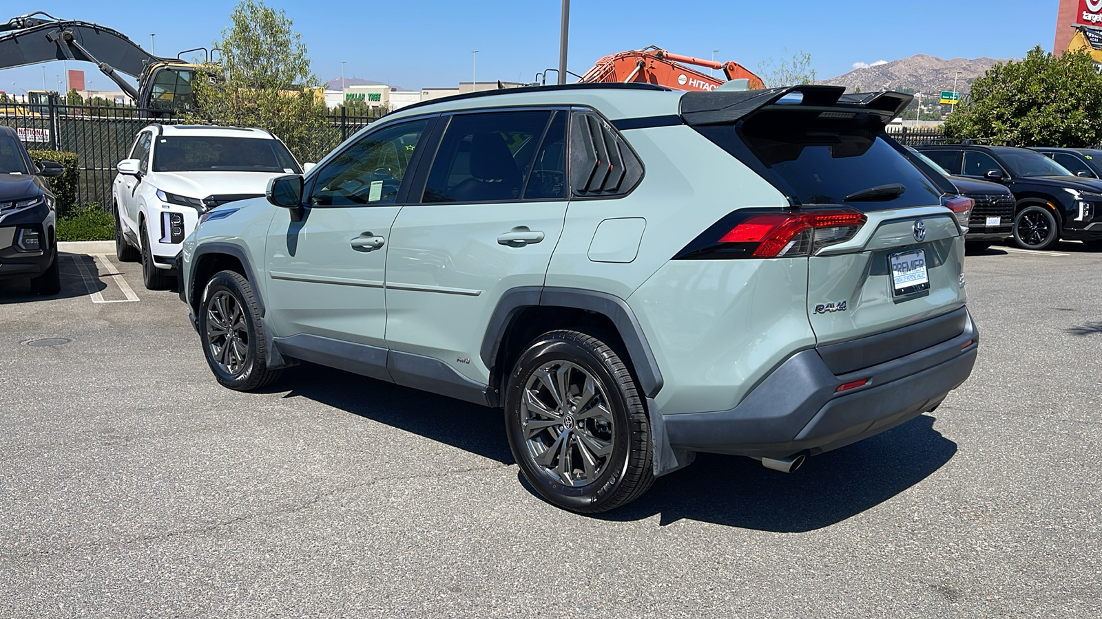 2022 Toyota RAV4 Hybrid XLE Premium 3