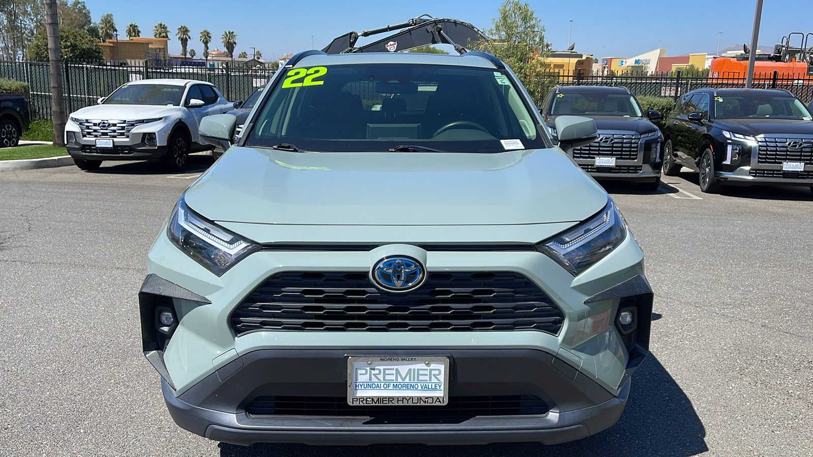 2022 Toyota RAV4 Hybrid XLE Premium 8