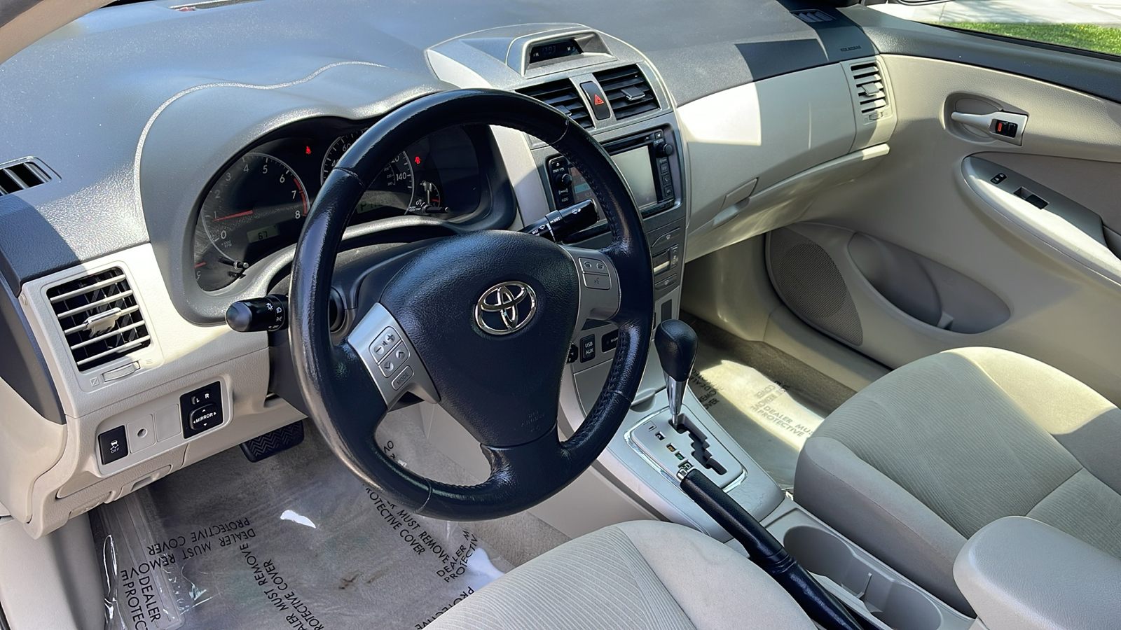 2013 Toyota Corolla LE 9