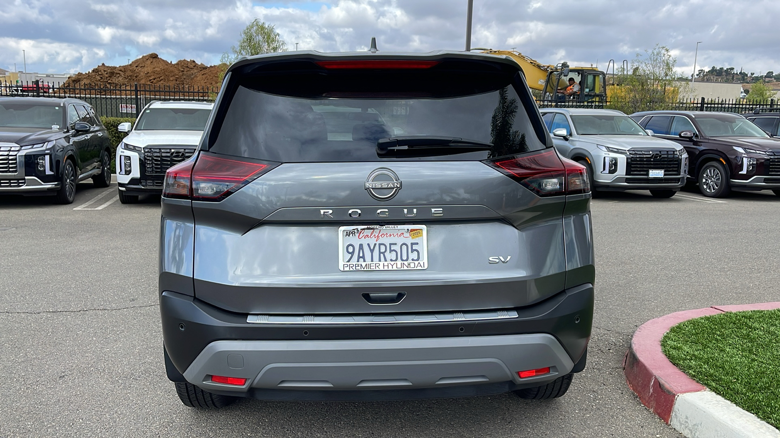 2022 Nissan Rogue SV 4