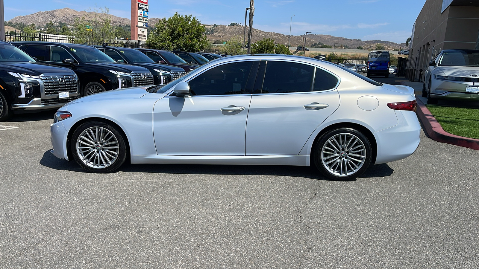 2020 Alfa Romeo Giulia Ti Lusso 2