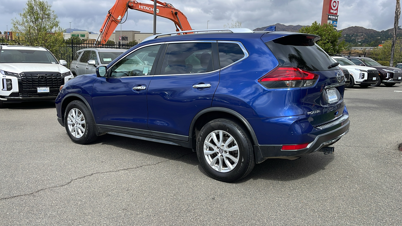 2017 Nissan Rogue SV 3