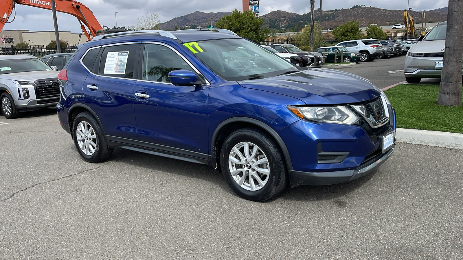 2017 Nissan Rogue SV 7