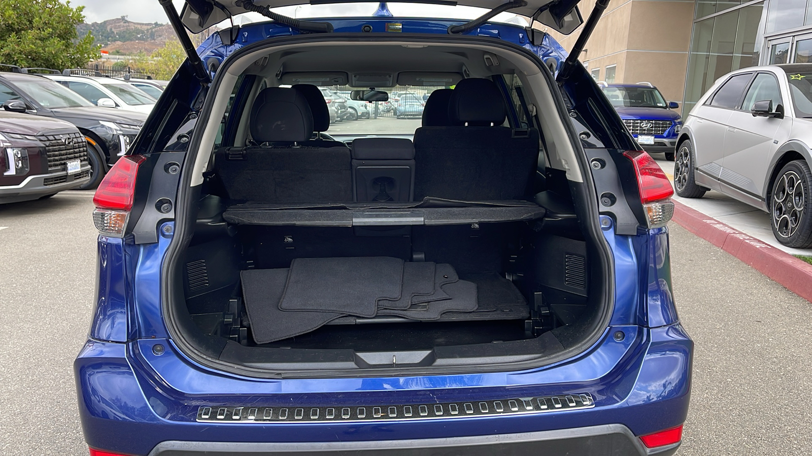 2017 Nissan Rogue SV 25