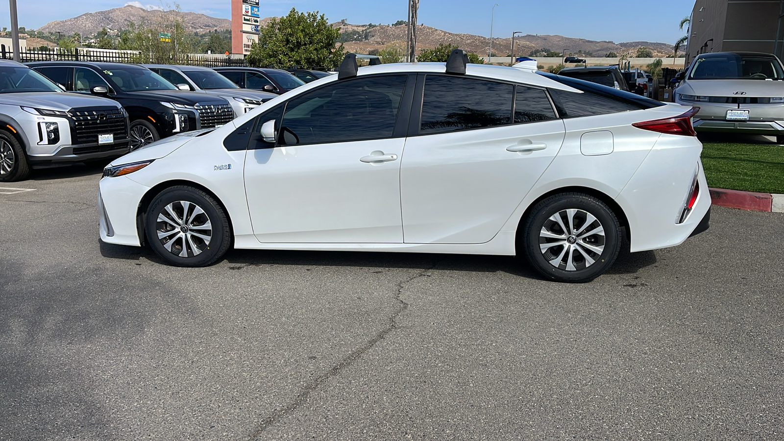 2022 Toyota Prius Prime XLE 2