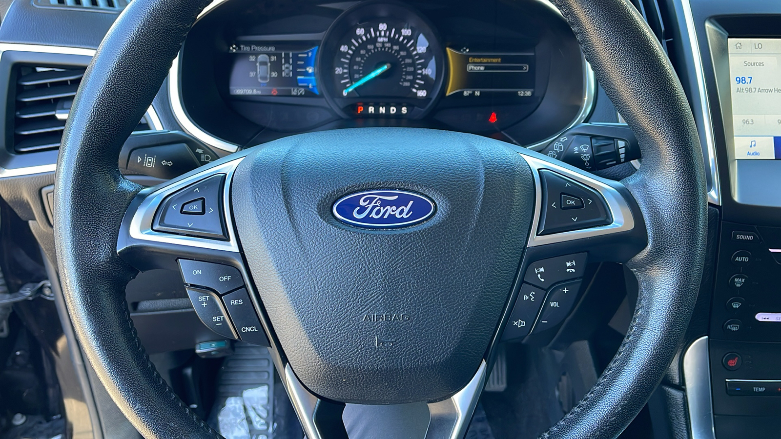 2019 Ford Edge Titanium 18