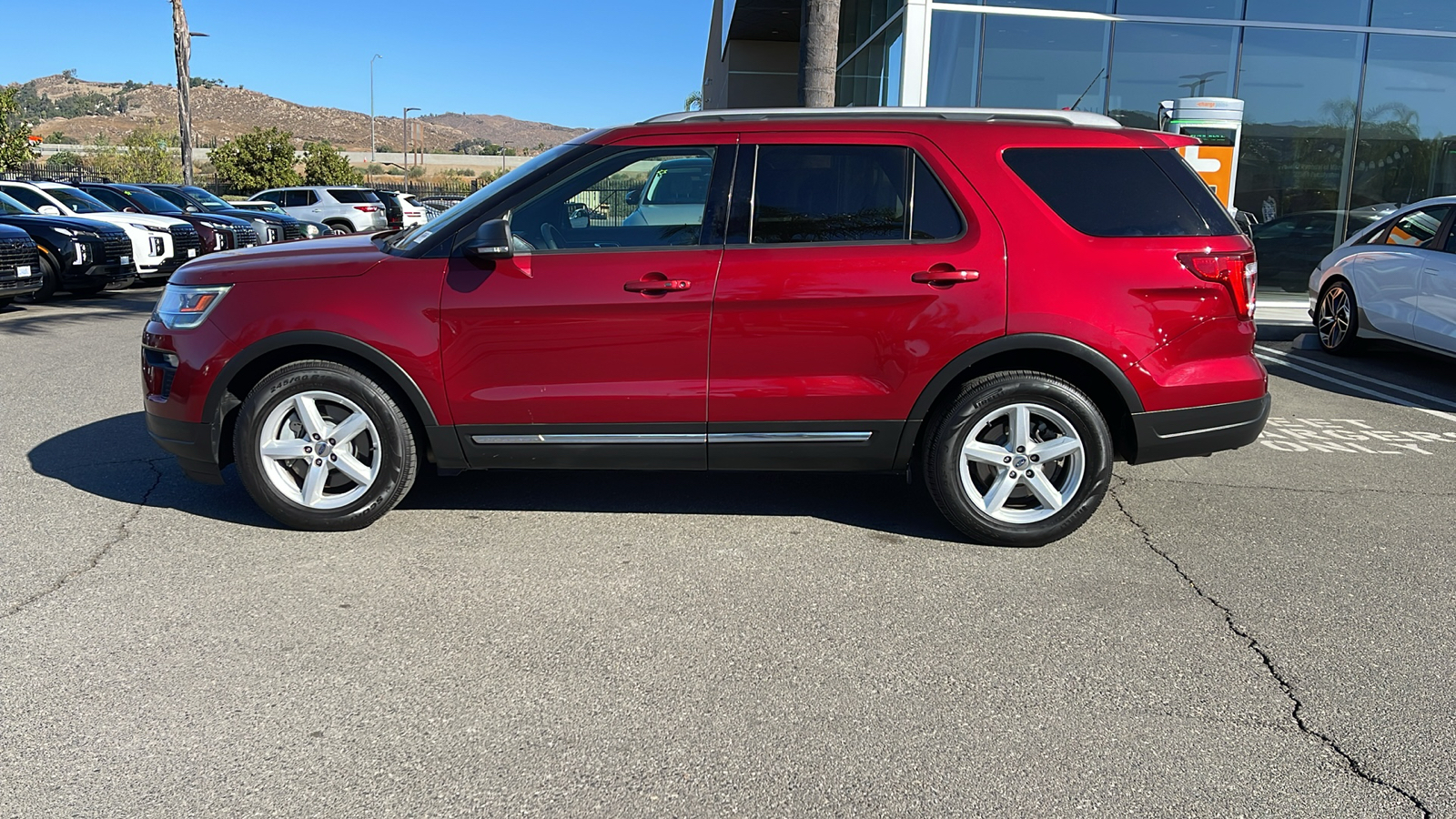 2019 Ford Explorer XLT 2