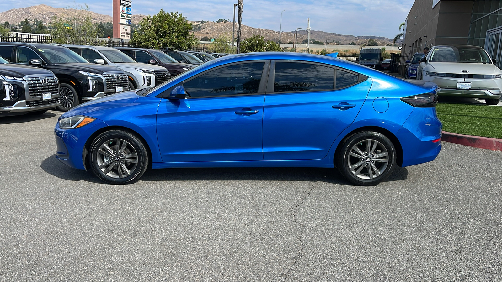 2017 Hyundai Elantra SE 2