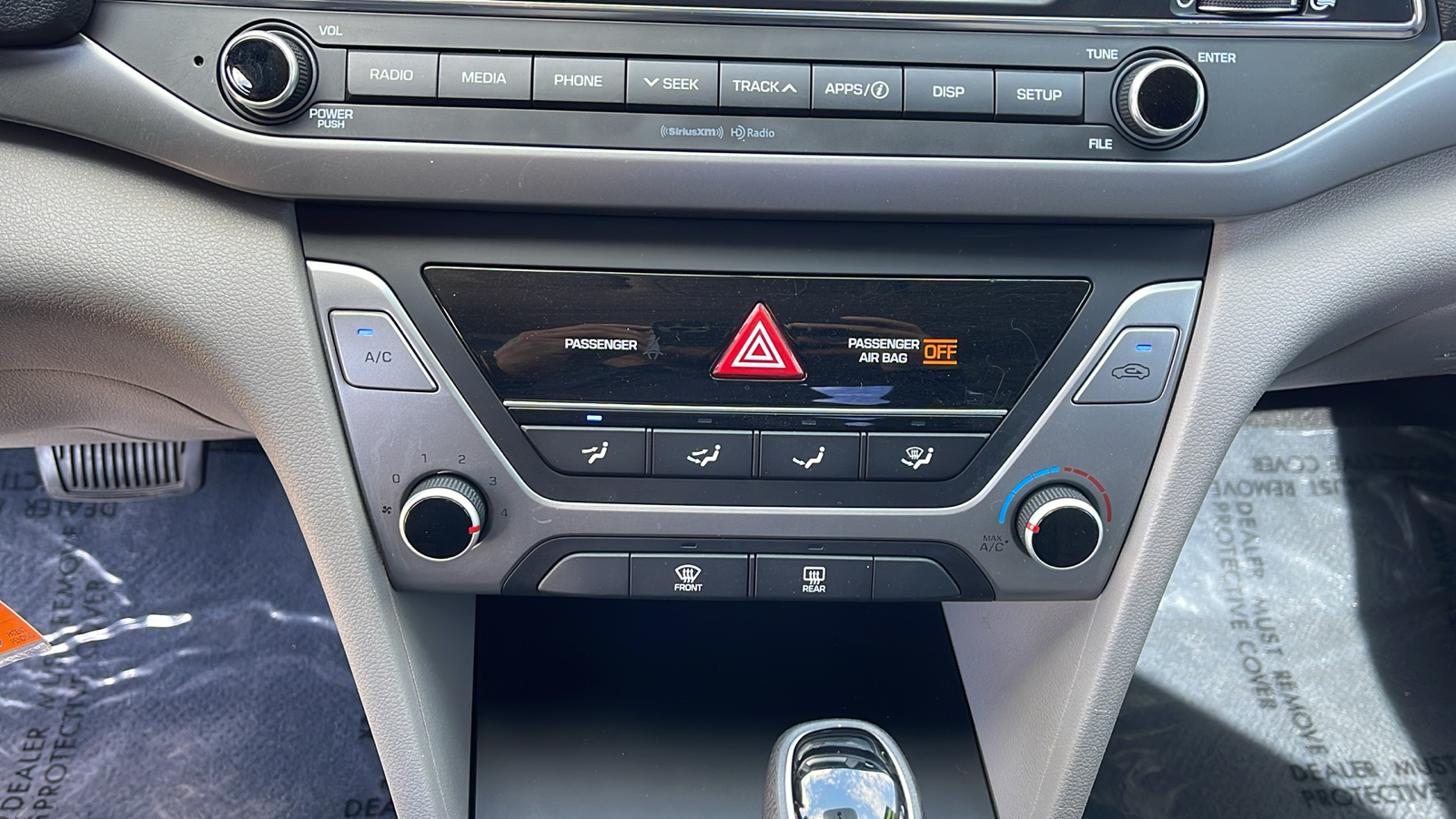 2017 Hyundai Elantra SE 16