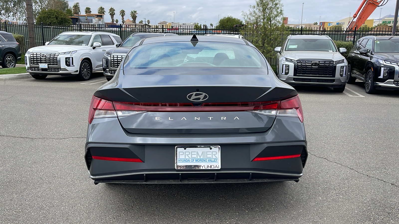 2025 Hyundai Elantra SE 4