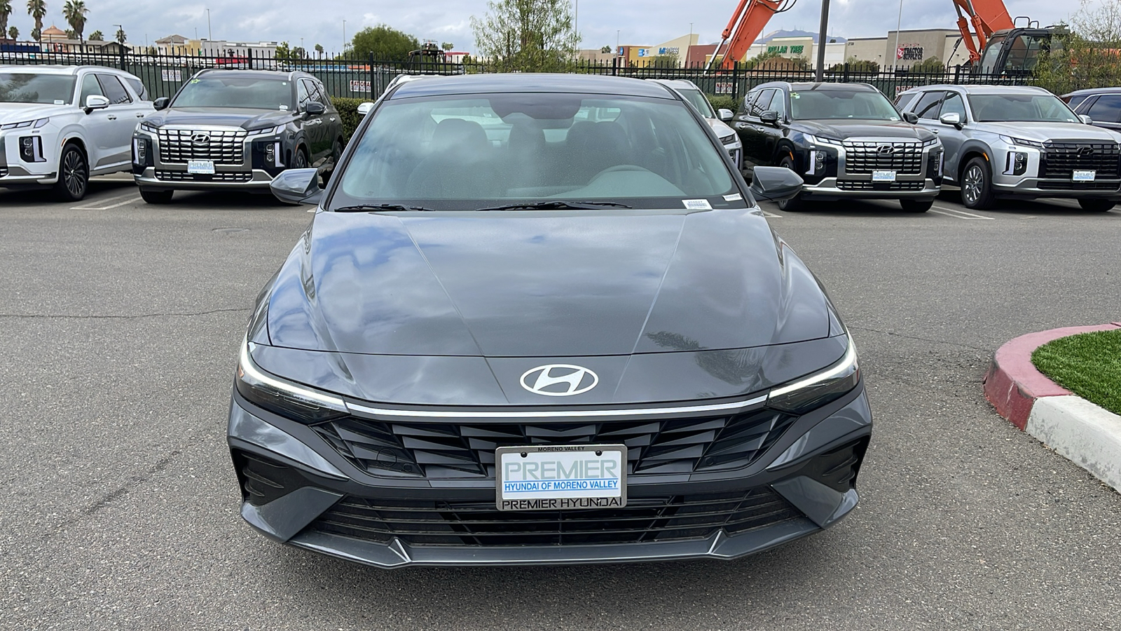 2025 Hyundai Elantra SE 8