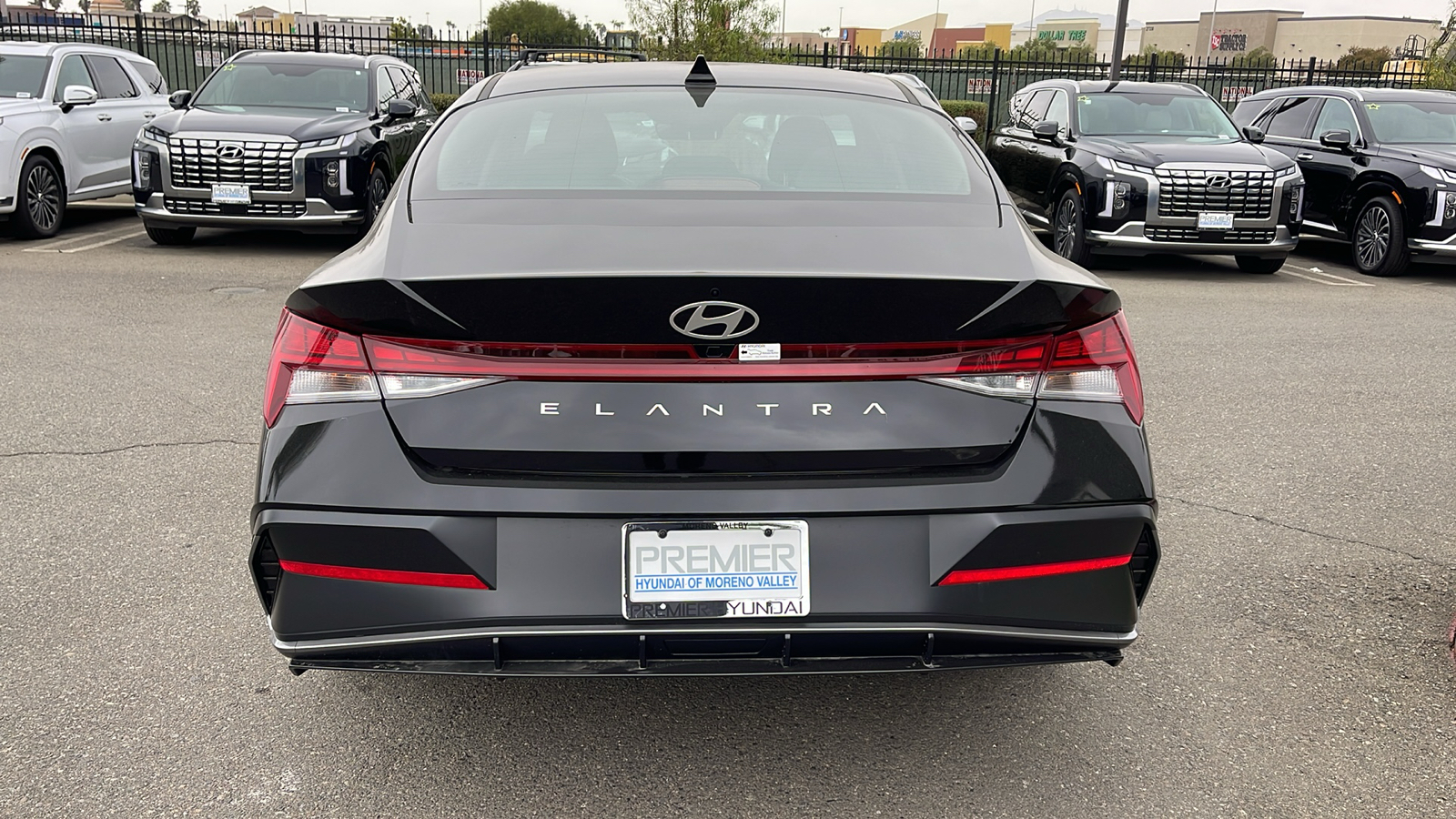 2025 Hyundai Elantra SEL Convenience 4