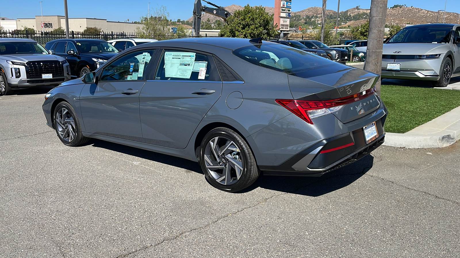 2025 Hyundai Elantra Hybrid Limited 3