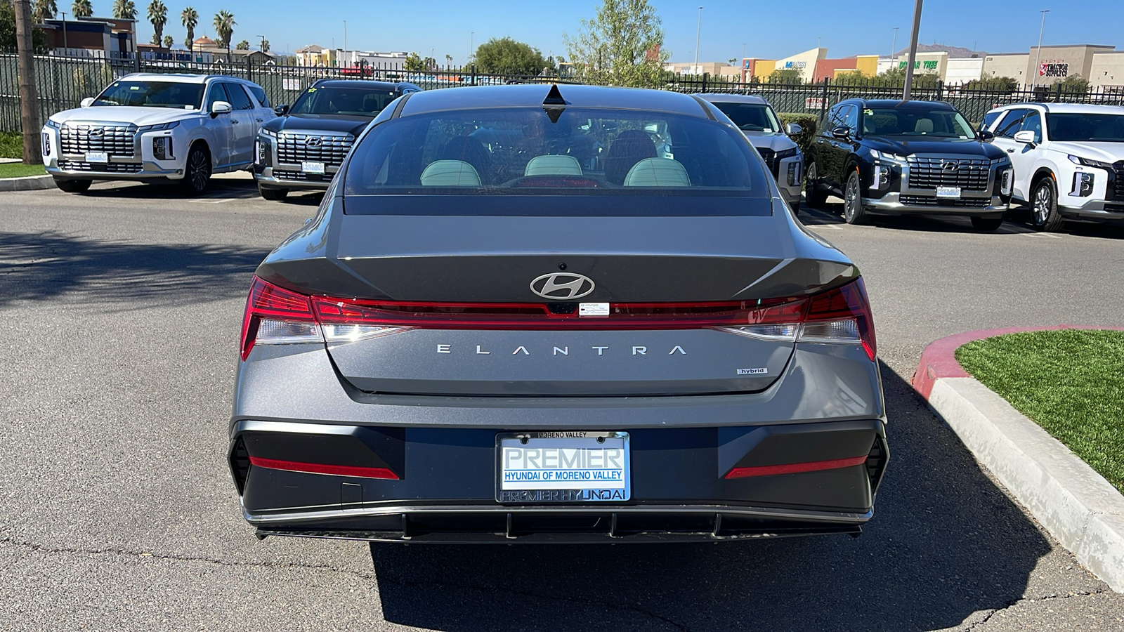 2025 Hyundai Elantra Hybrid Limited 4