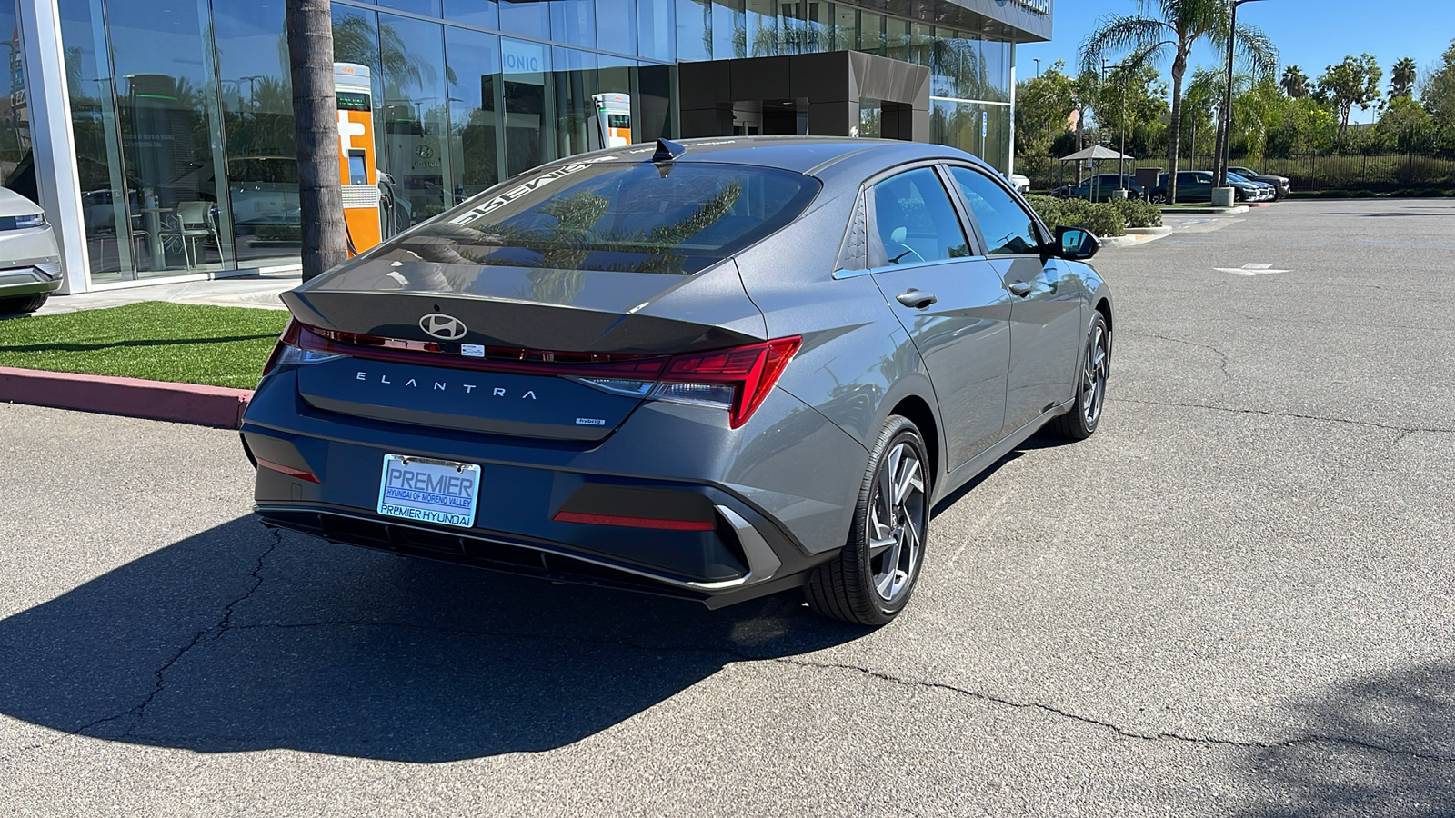 2025 Hyundai Elantra Hybrid Limited 5