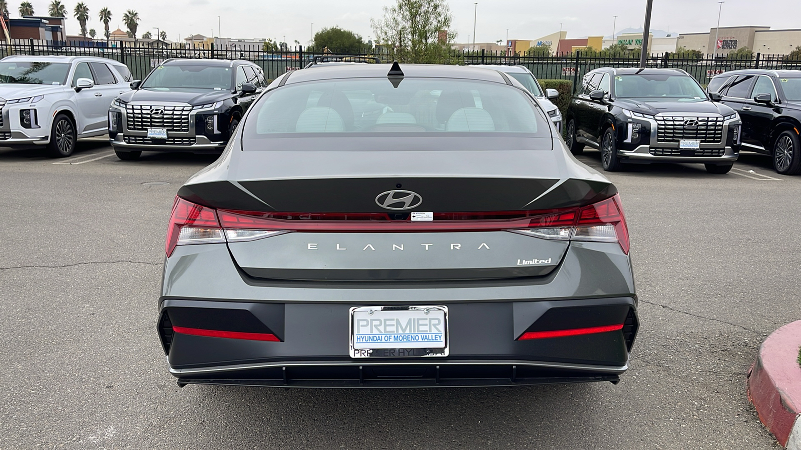 2025 Hyundai Elantra Limited 4