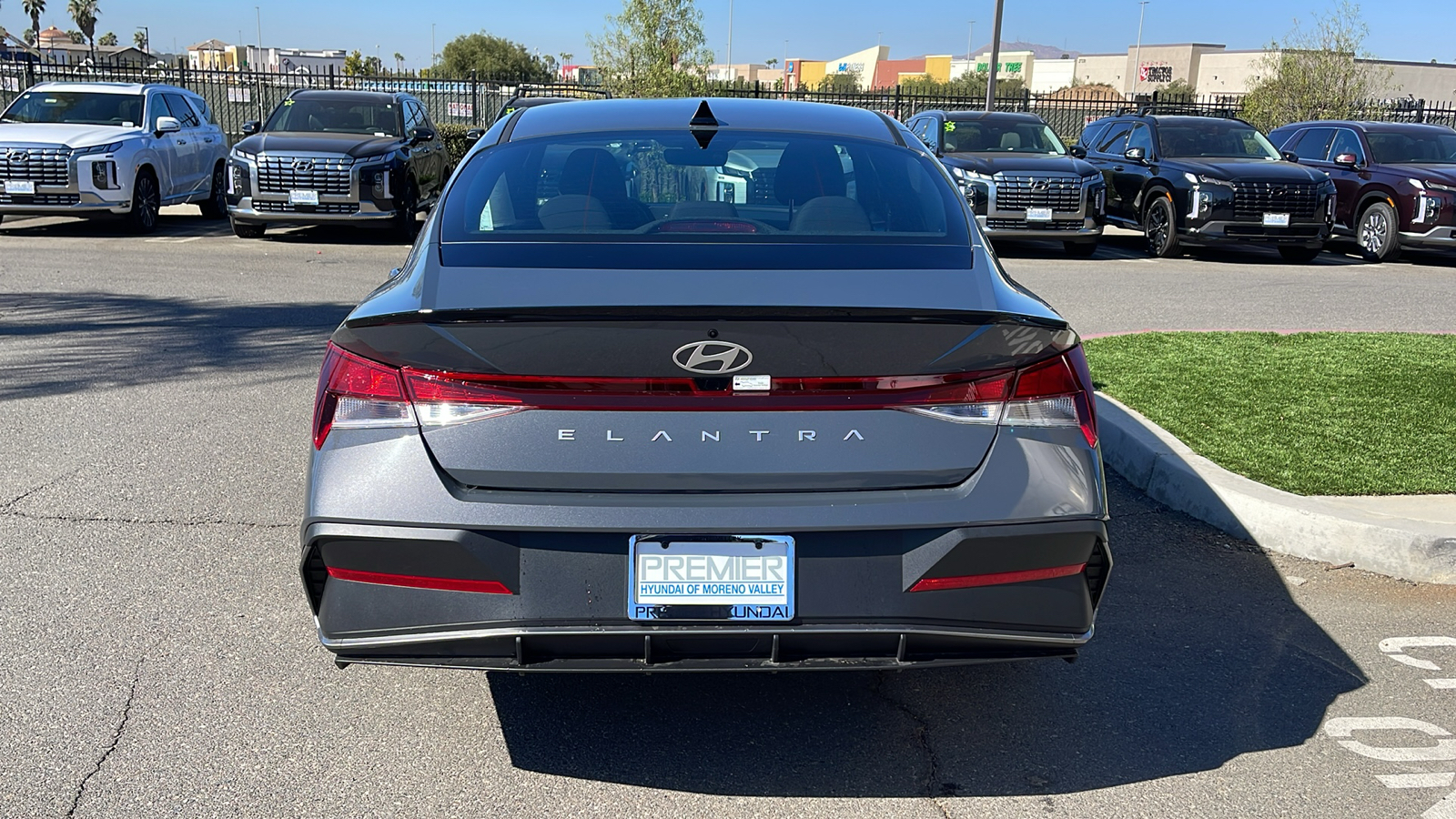 2025 Hyundai Elantra SEL Sport 4