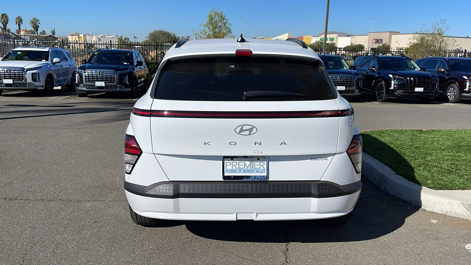 2025 Hyundai Kona Electric SEL 4