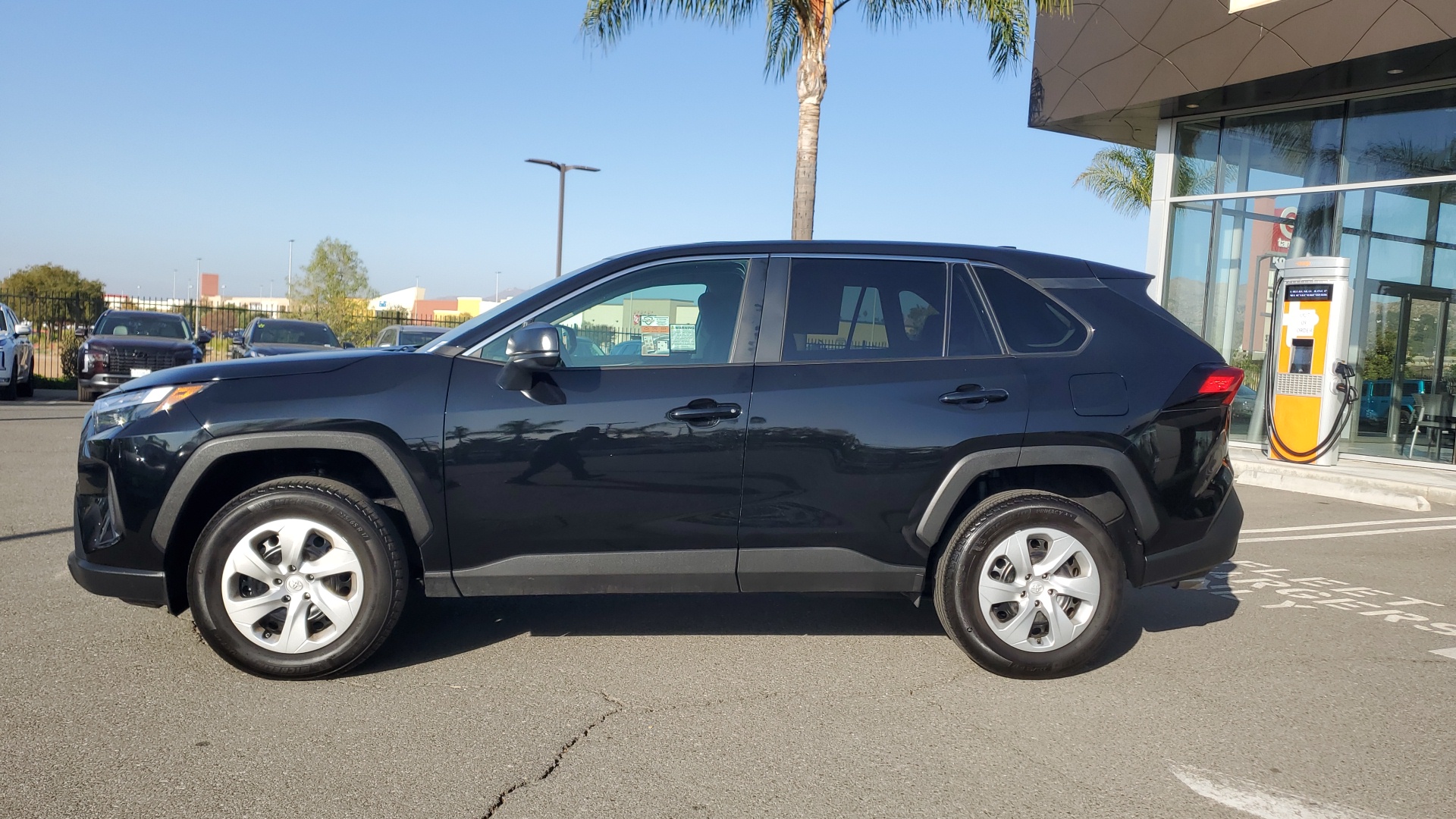 2023 Toyota RAV4 LE 2