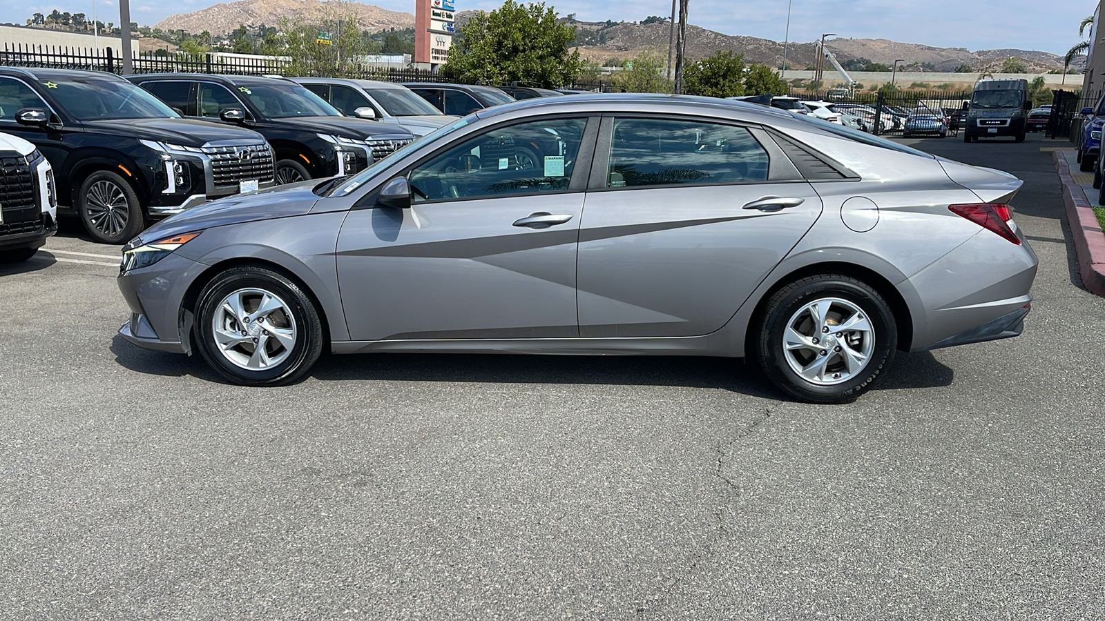 2021 Hyundai Elantra SE 2