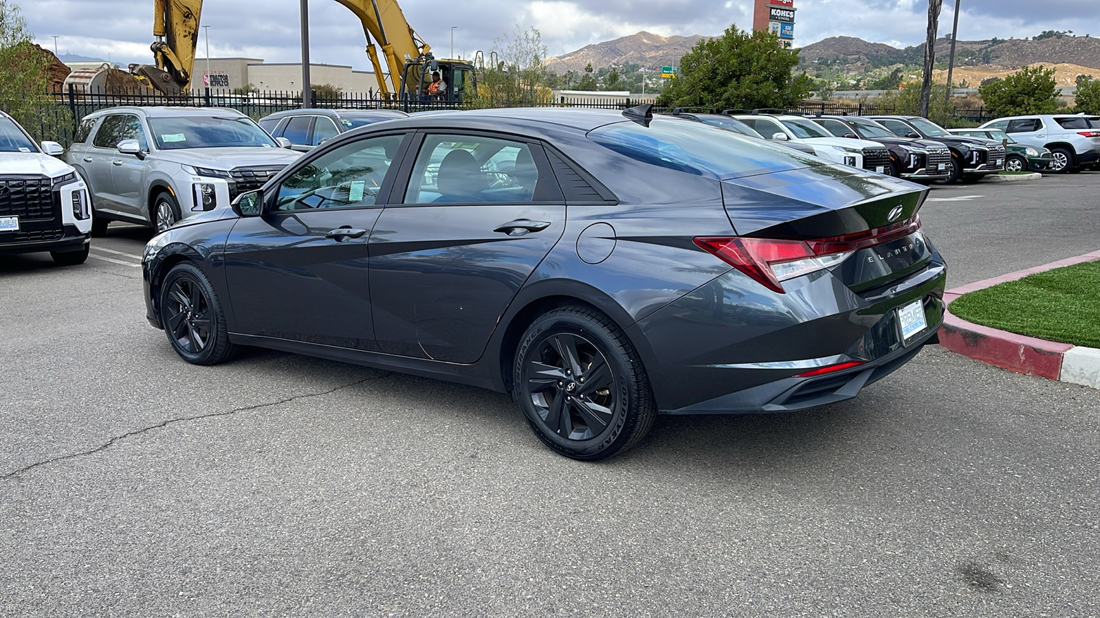 2021 Hyundai Elantra SEL 3