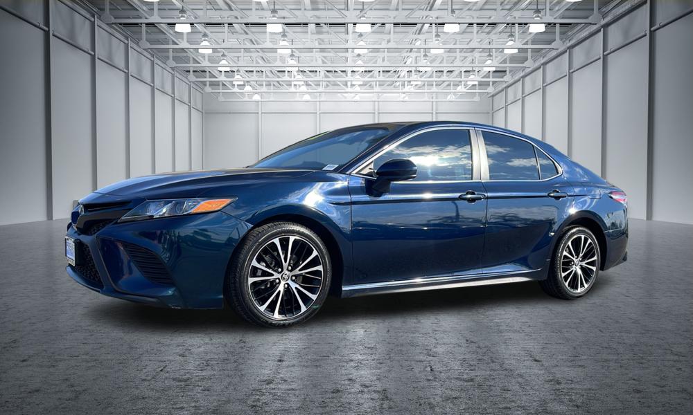 2020 Toyota Camry SE 1