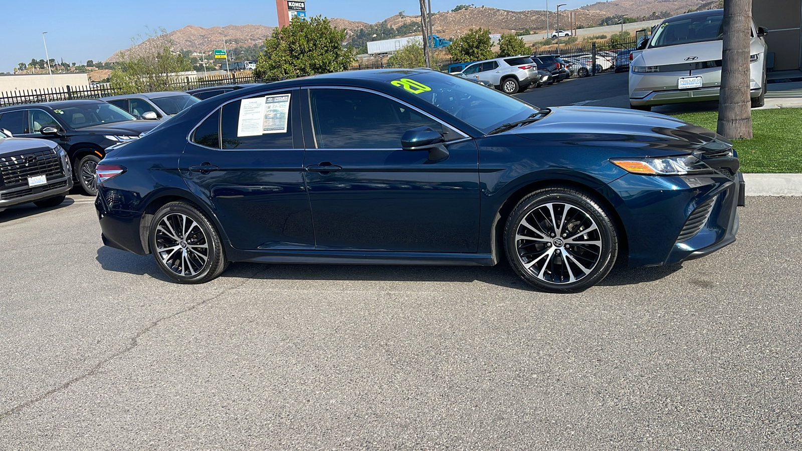 2020 Toyota Camry SE 6