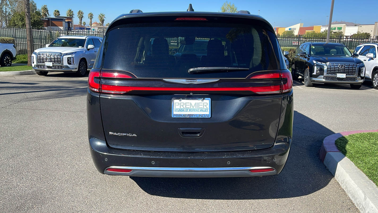 2022 Chrysler Pacifica Touring L 4