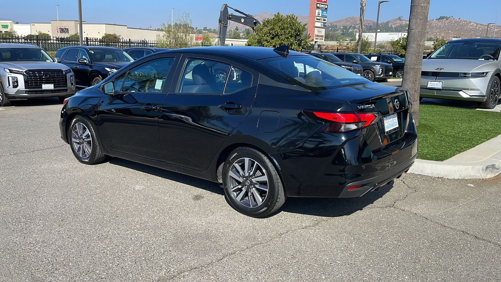 2021 Nissan Versa SV 3