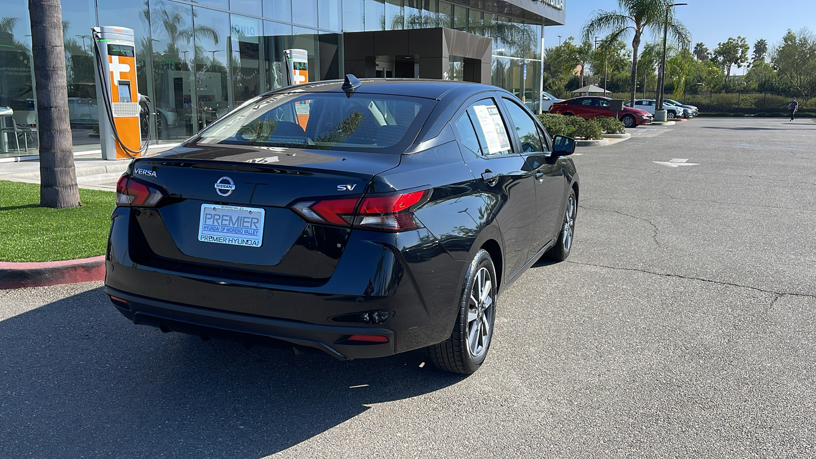 2021 Nissan Versa SV 5