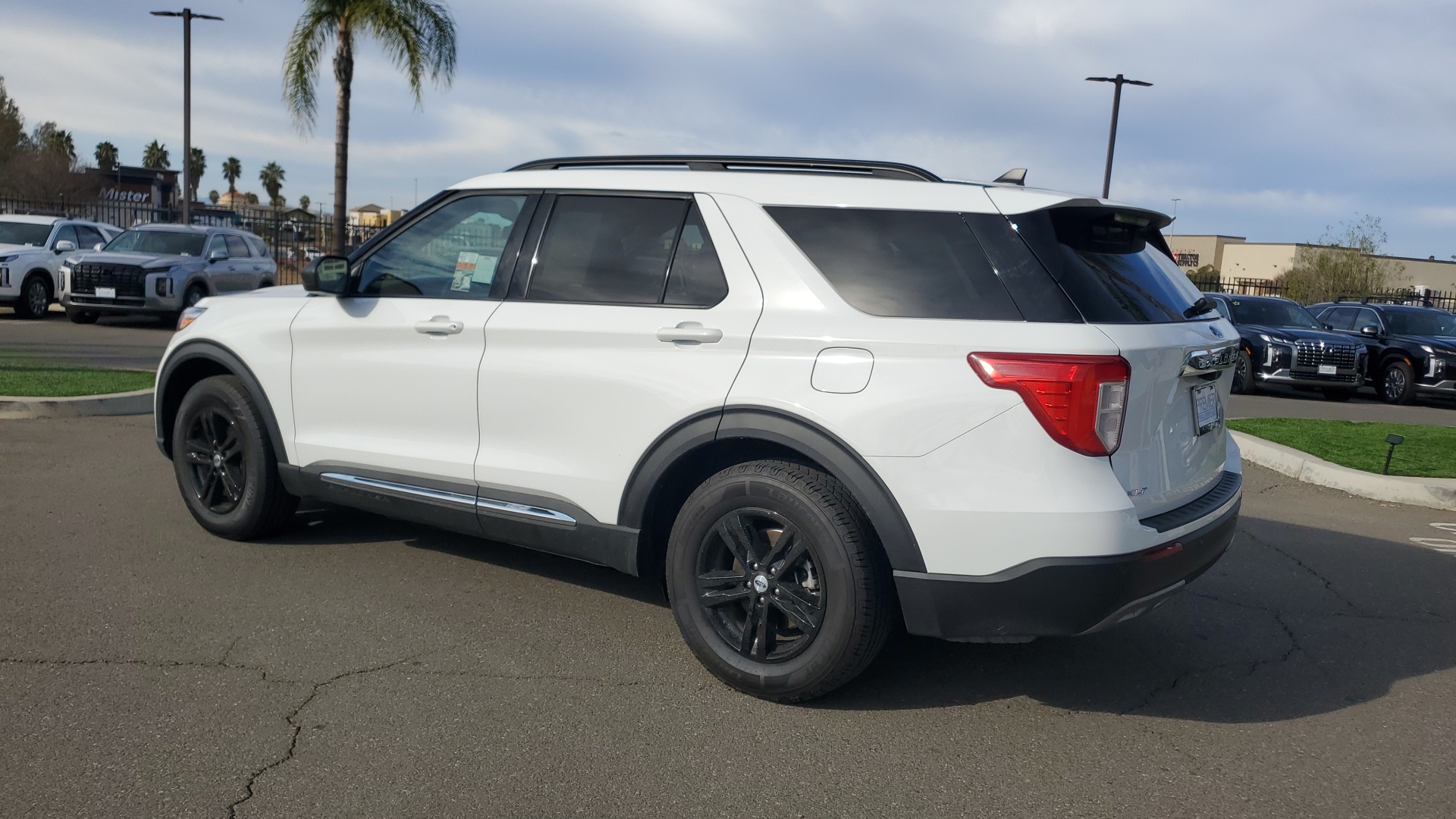 2023 Ford Explorer XLT 3