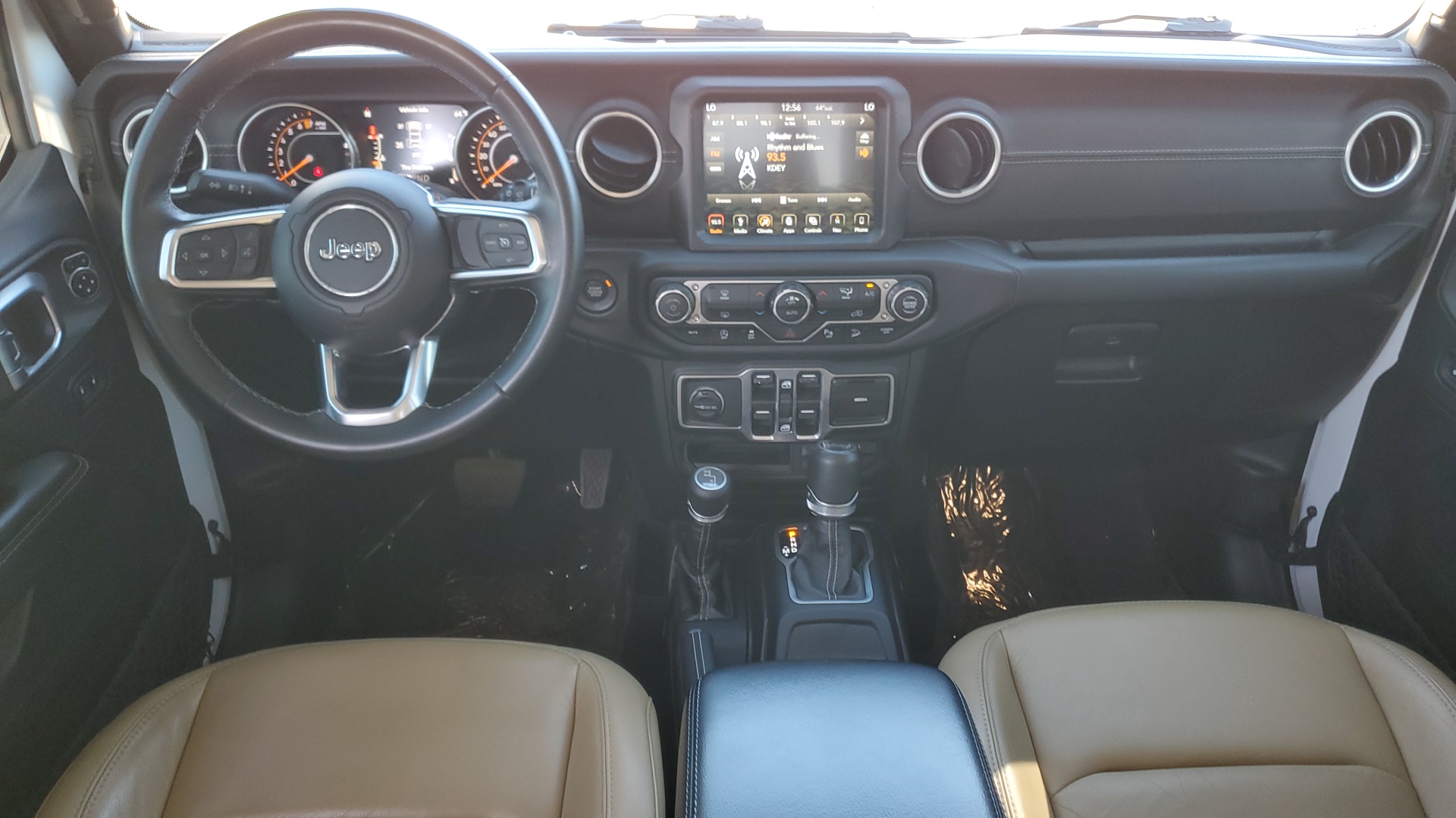 2018 Jeep Wrangler Unlimited Sahara 16