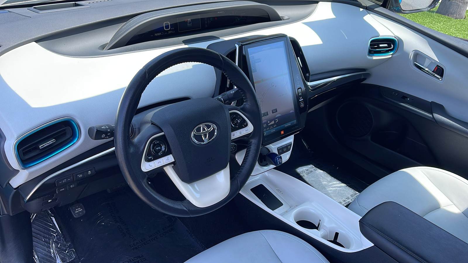 2017 Toyota Prius Prime Advanced 9