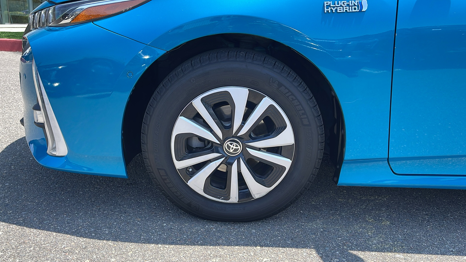 2017 Toyota Prius Prime Advanced 24