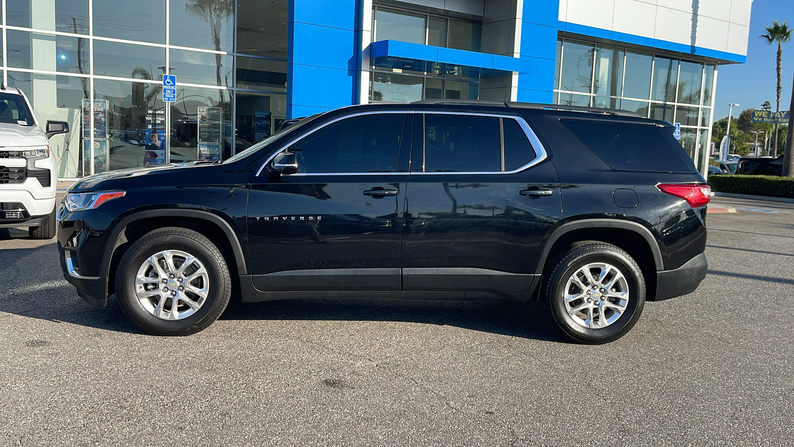 2020 Chevrolet Traverse LT Cloth 2