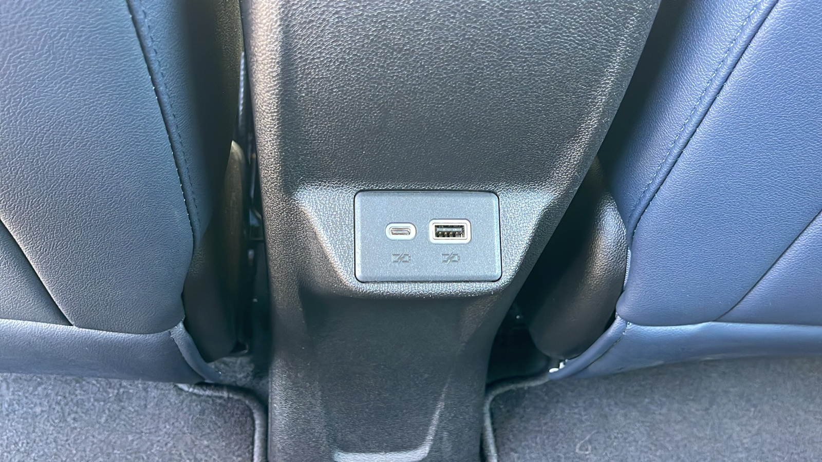 2022 Chevrolet Bolt EUV Premier 16