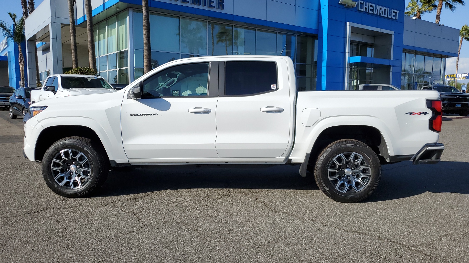 2024 Chevrolet Colorado 4WD LT 2