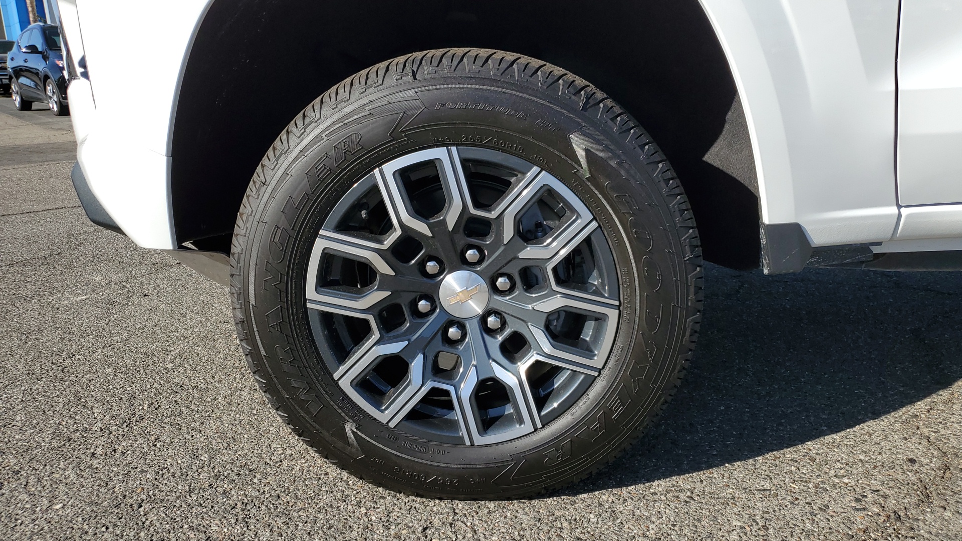 2024 Chevrolet Colorado 4WD LT 9