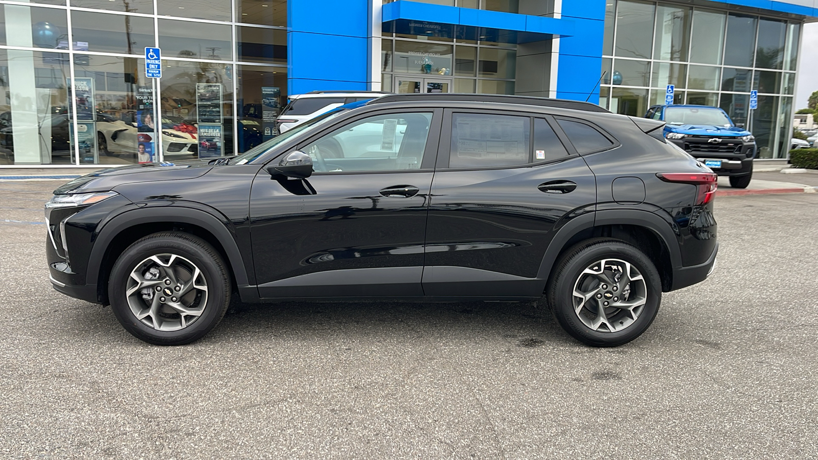 2024 Chevrolet Trax LT 2