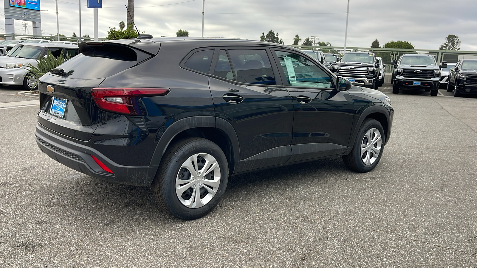 2024 Chevrolet Trax LS 5